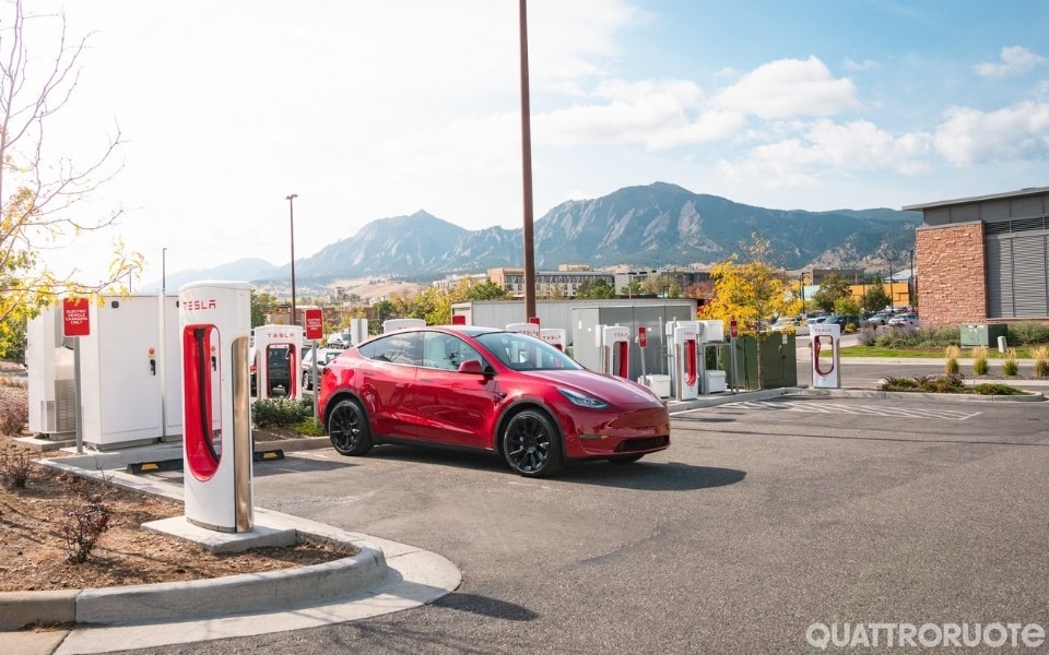 2023-Tesla-Supercharger-_4